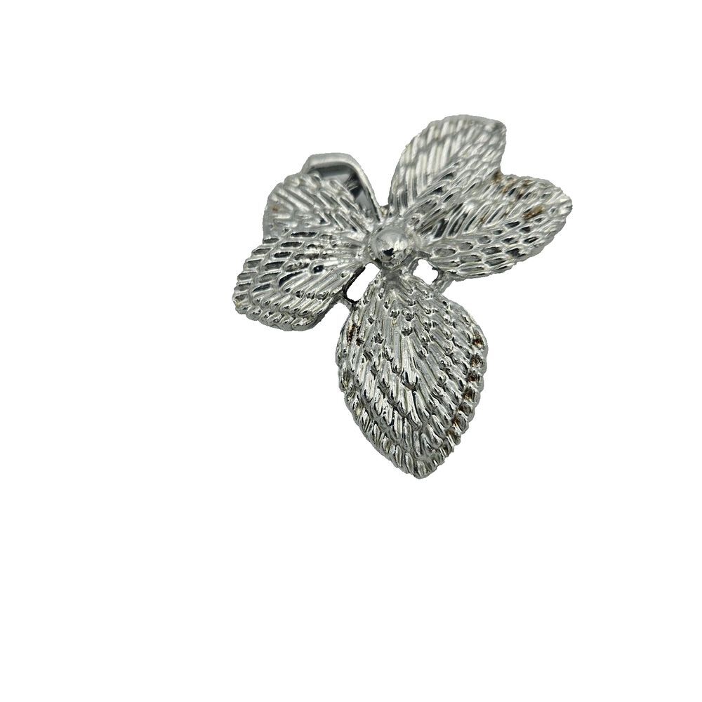 Vintage Pin/Brooch,‎ Signed GERRY'S Nicely Detailed Clover Leaf Silvertone